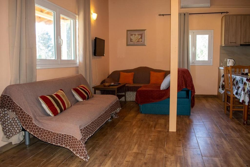 Takis & Eirini Family Apartments Perama  Eksteriør billede