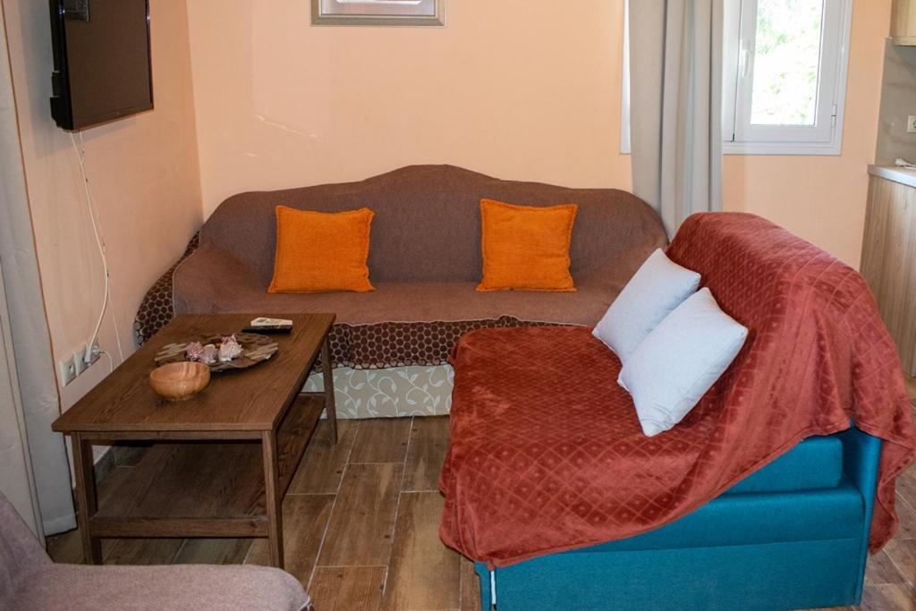 Takis & Eirini Family Apartments Perama  Eksteriør billede